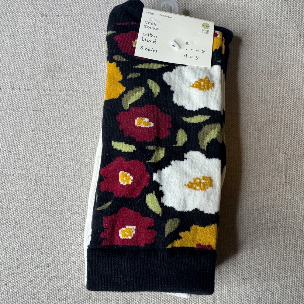 A New Day Womens Crew Socks 3 Pairs Floral Polka Dot Cotton Blend Size 4-10 NEW